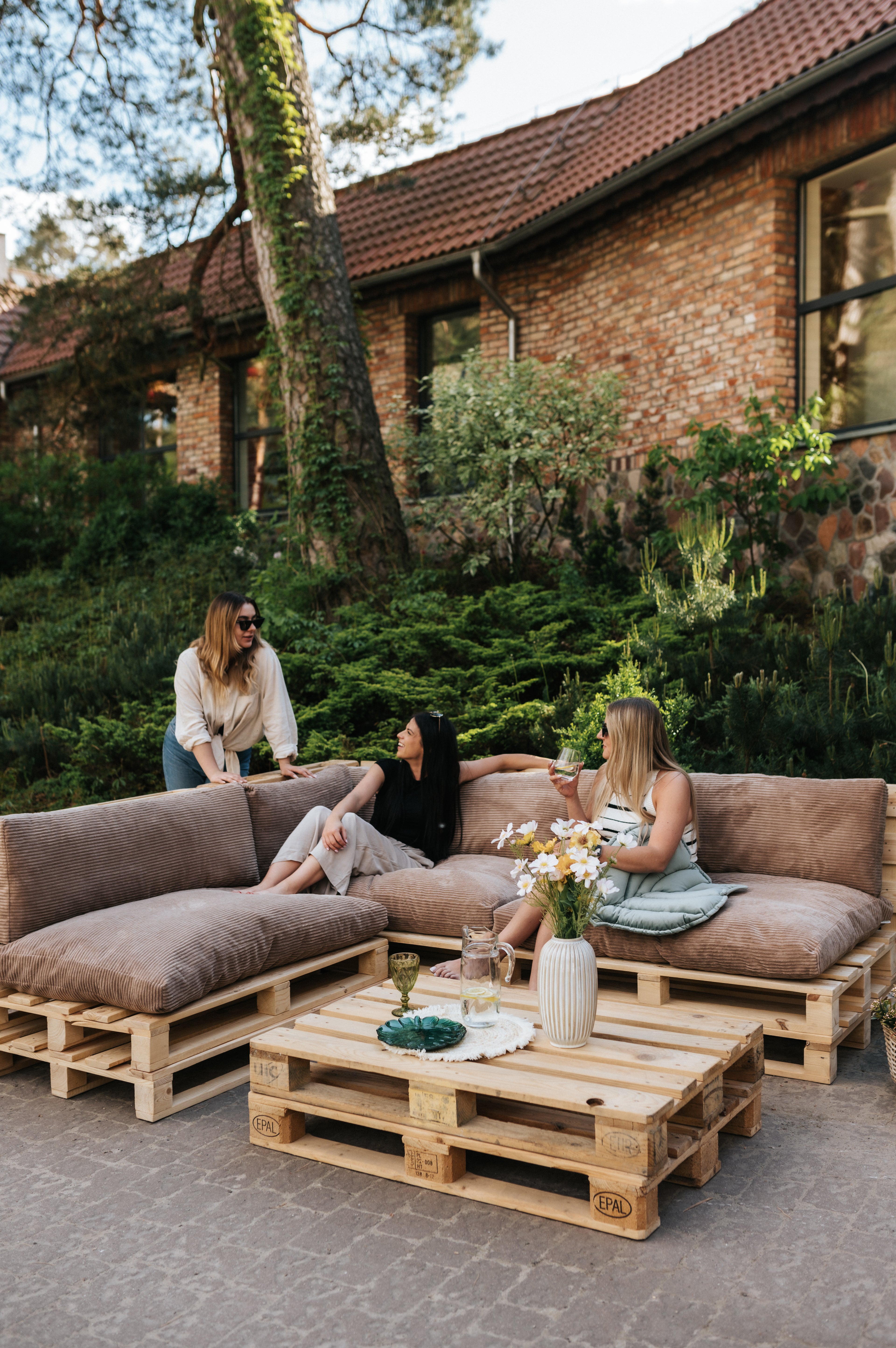 Poduszki na palety, sofy ogrodowe PWL