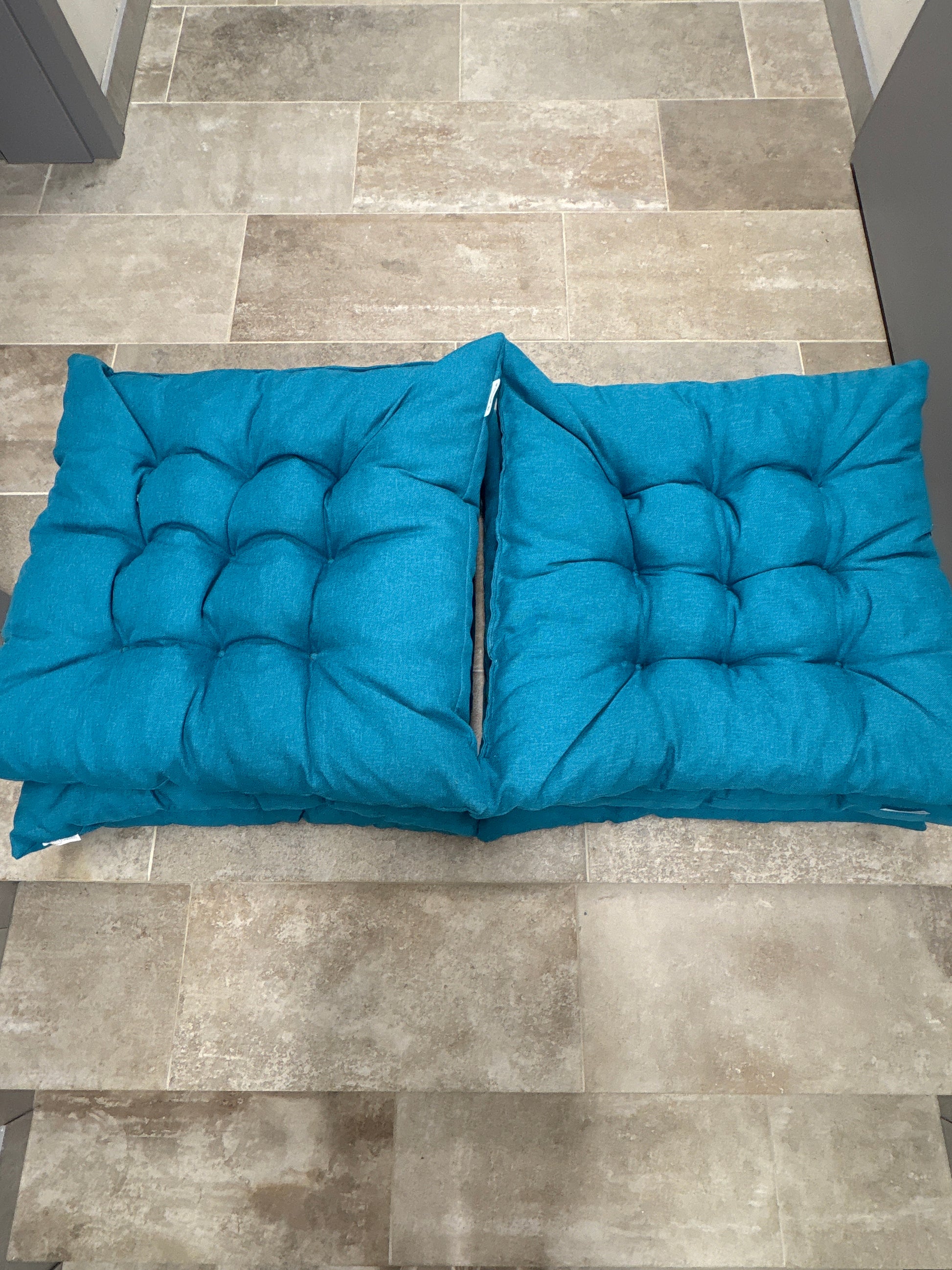 Poduszki 60x60 turkusowe 6 sztuk -wyprzedaż