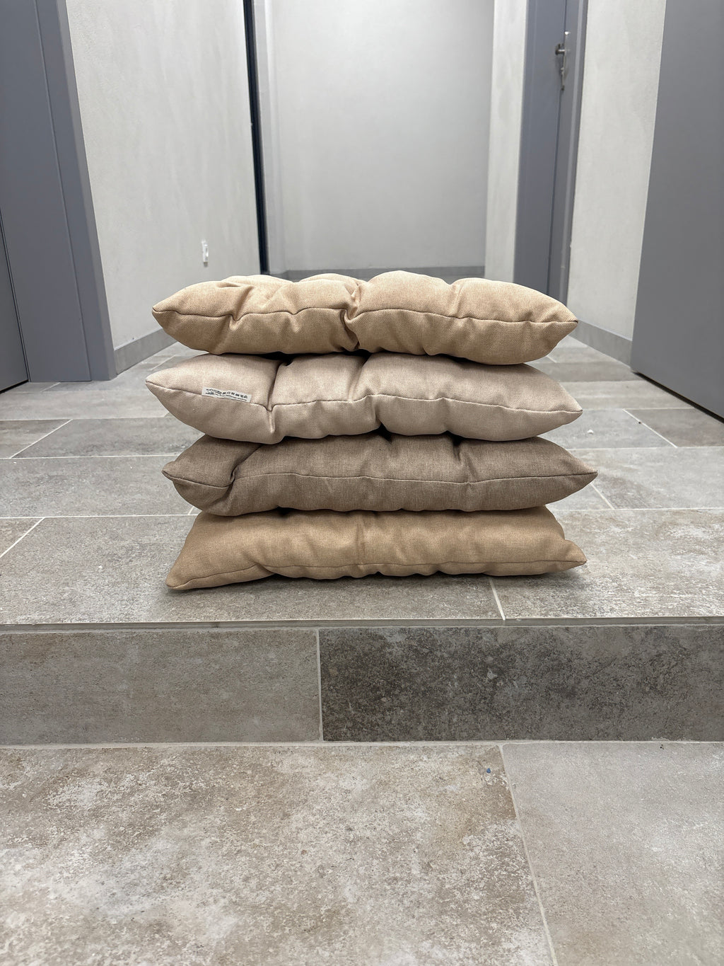 Poduszki 45x45 beżowe 4 sztuki -wyprzedaż